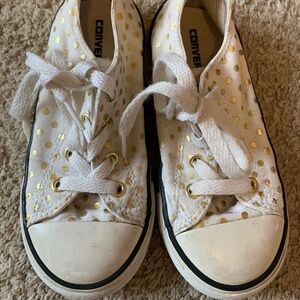 Girls size 10 converse